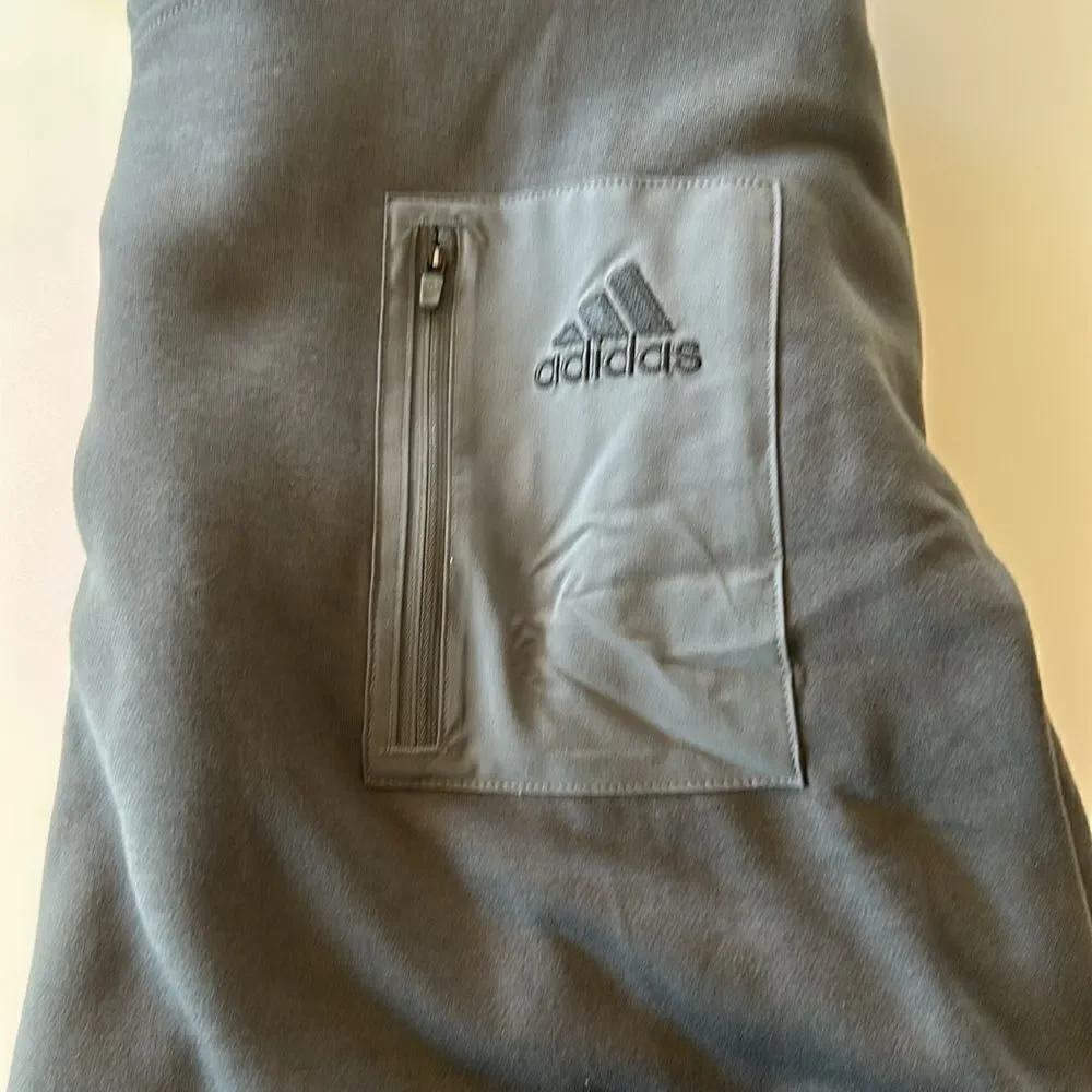 adidas Men’s Regular Fit Kangaroo Pockets Hoodie, Grey, Size XL,NWT
